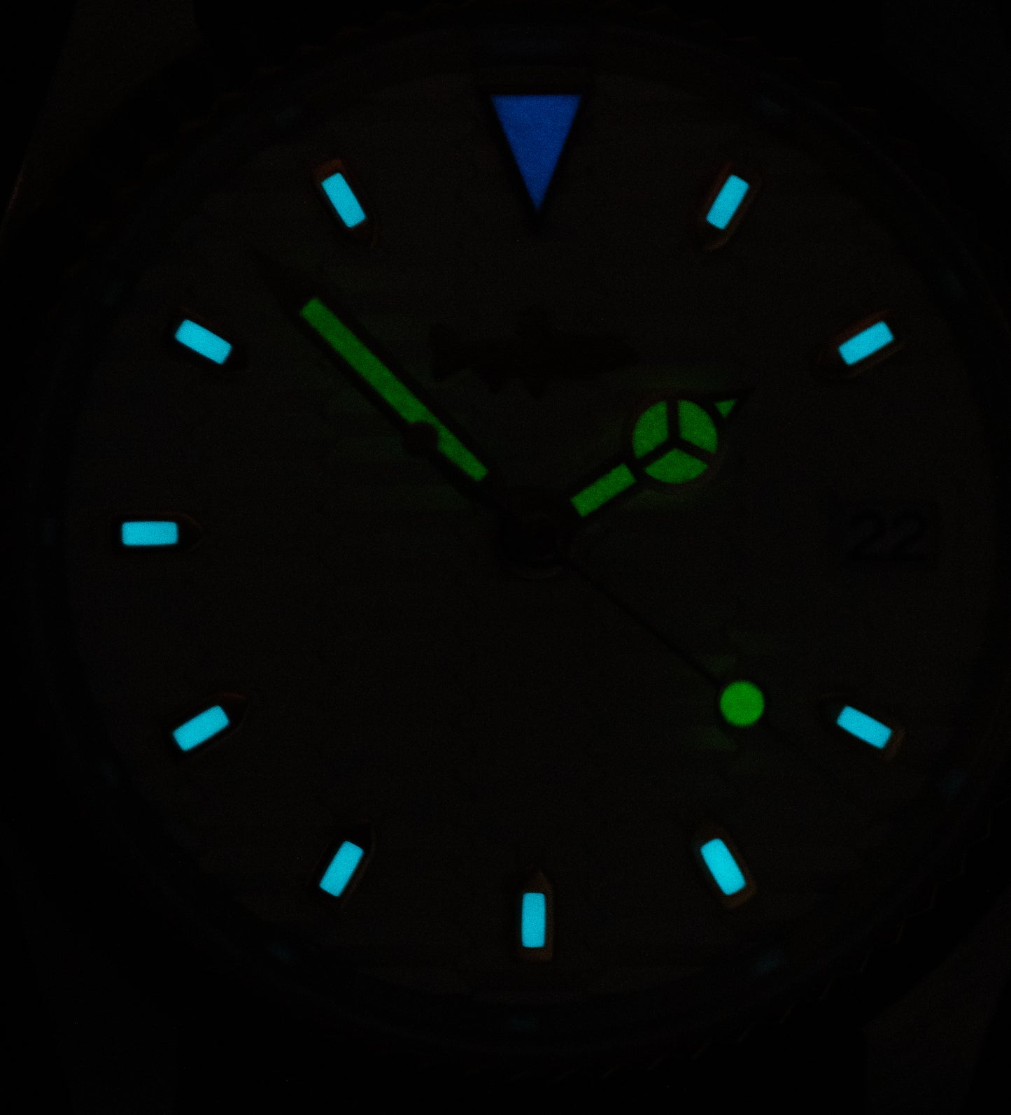 Two Tone fluted bezel watch in vintage style case. two tone fluted dial. drilled lugs. stainless steel mesh bracelet