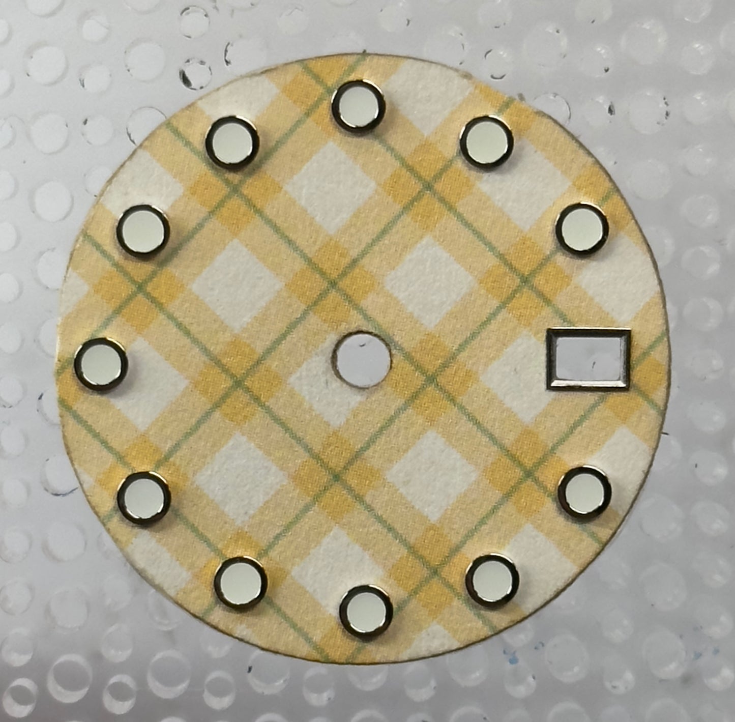 Sterile Pineapple picnic plaid dial 28.6mm
